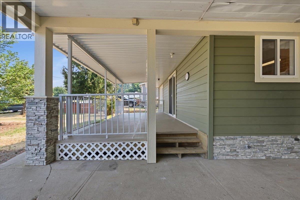 3585 Warner Avenue, Armstrong, British Columbia  V0E 1B2 - Photo 6 - 10395880