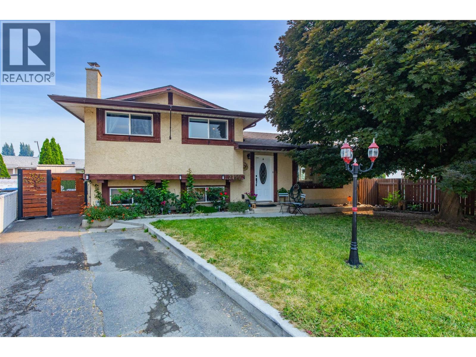 2199 Perryville Place, Kamloops, British Columbia  V2B 7Y1 - Photo 1 - 10395422