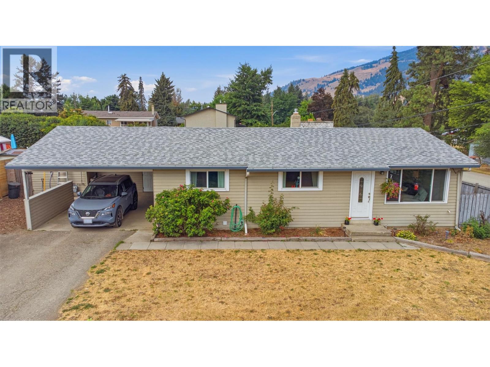 9694 School Road, Coldstream, British Columbia  V1B 3G4 - Photo 2 - 10395914