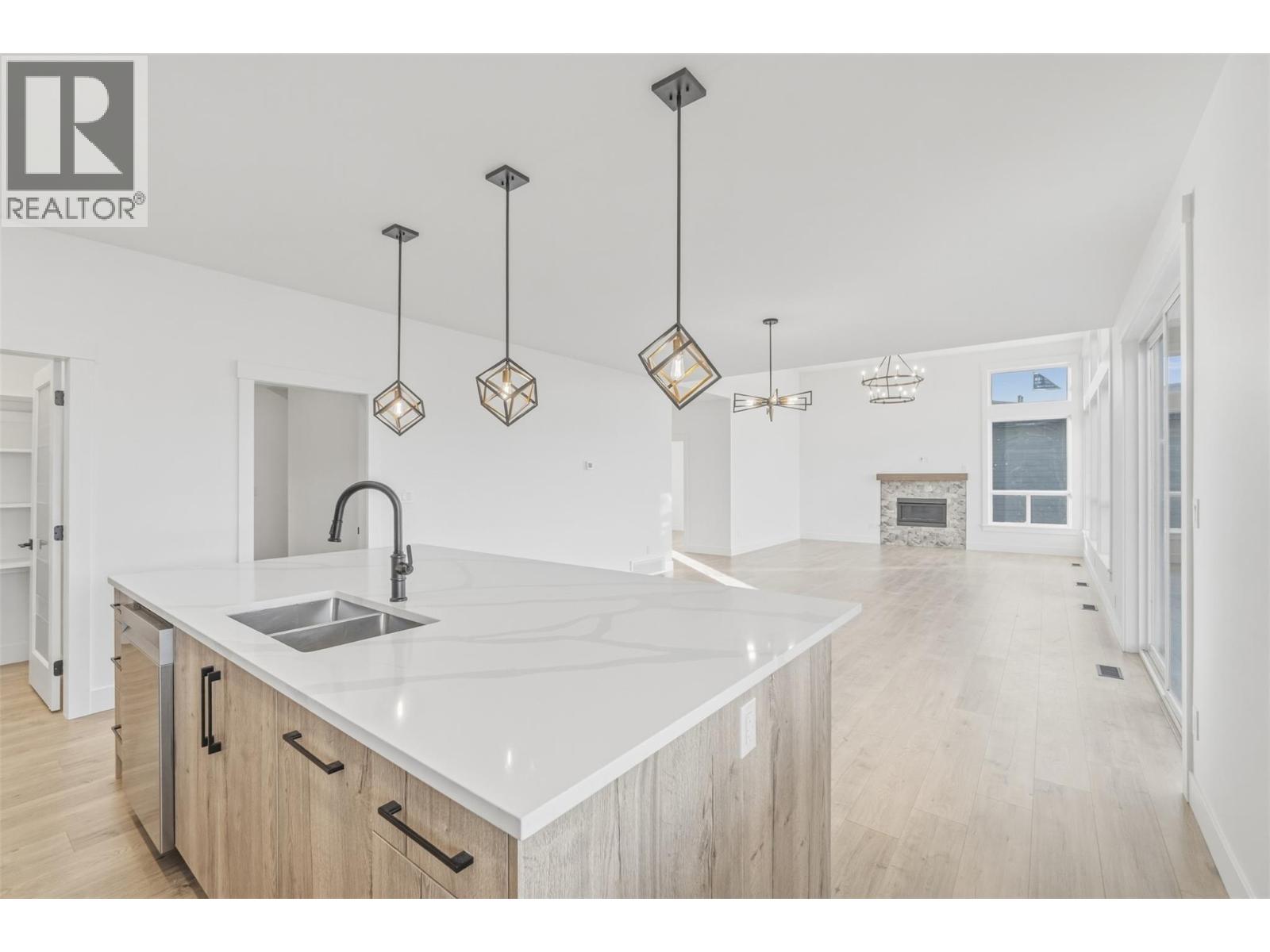 1762 Balsam Place, Kamloops, British Columbia  V2E 0E2 - Photo 12 - 10395624
