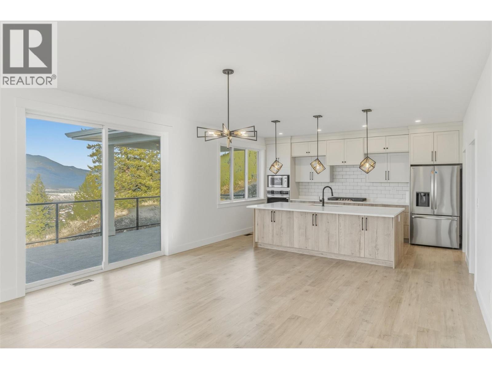 1762 Balsam Place, Kamloops, British Columbia  V2E 0E2 - Photo 7 - 10395624