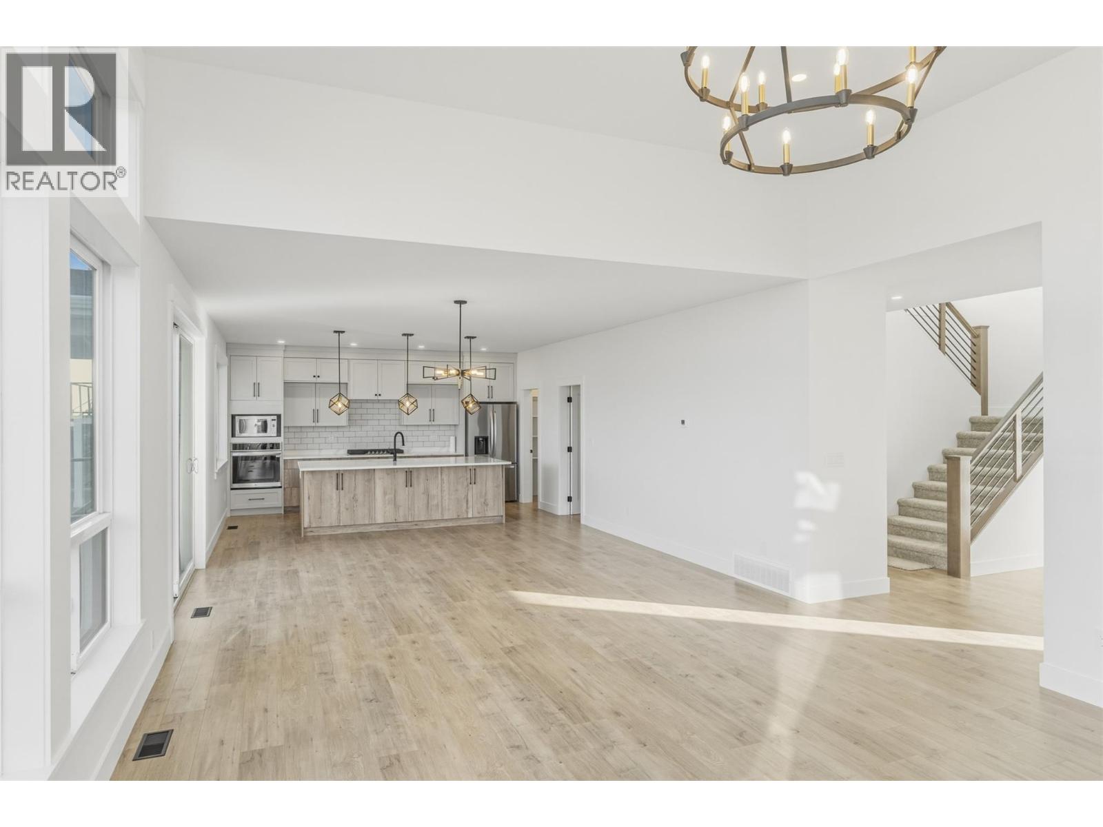 1762 Balsam Place, Kamloops, British Columbia  V2E 0E2 - Photo 8 - 10395624