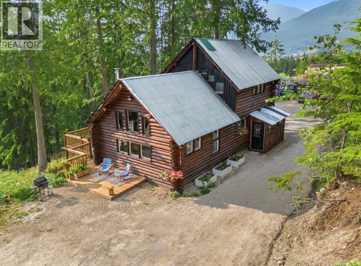 760 Kangaroo Trail, Nakusp, British Columbia  V0G 1R0 - Photo 1 - 10395943
