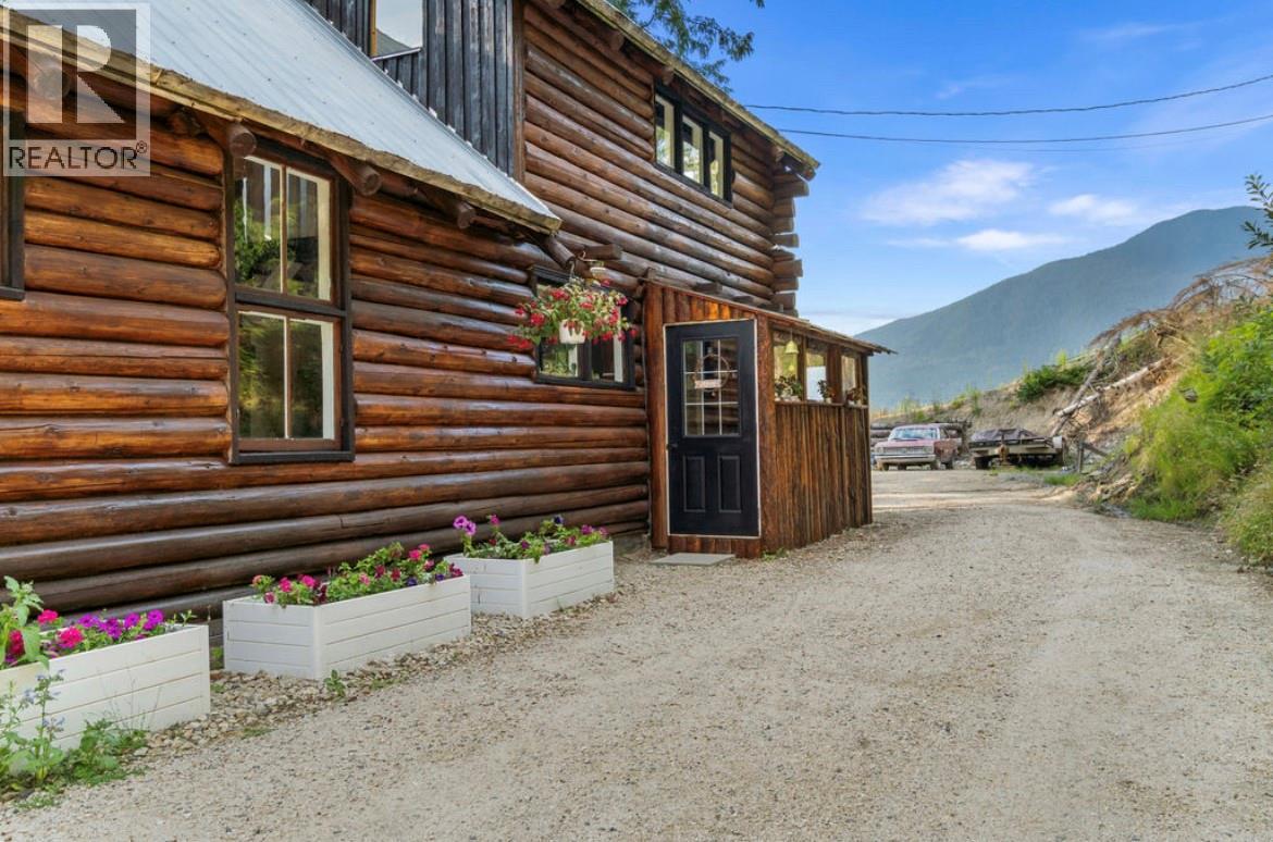 760 Kangaroo Trail, Nakusp, British Columbia  V0G 1R0 - Photo 7 - 10395943