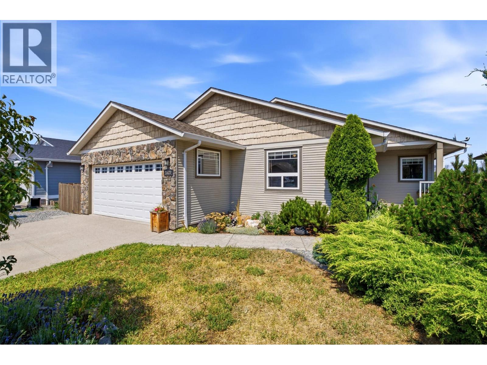 1620 Fir Road, Merritt, British Columbia  V1K 0A3 - Photo 1 - 10395864