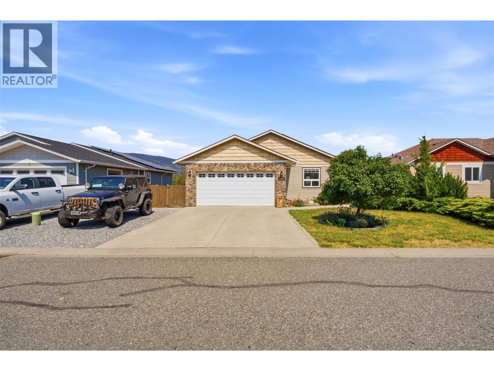 1620 Fir Road, Merritt, British Columbia  V1K 0A3 - Photo 2 - 10395864