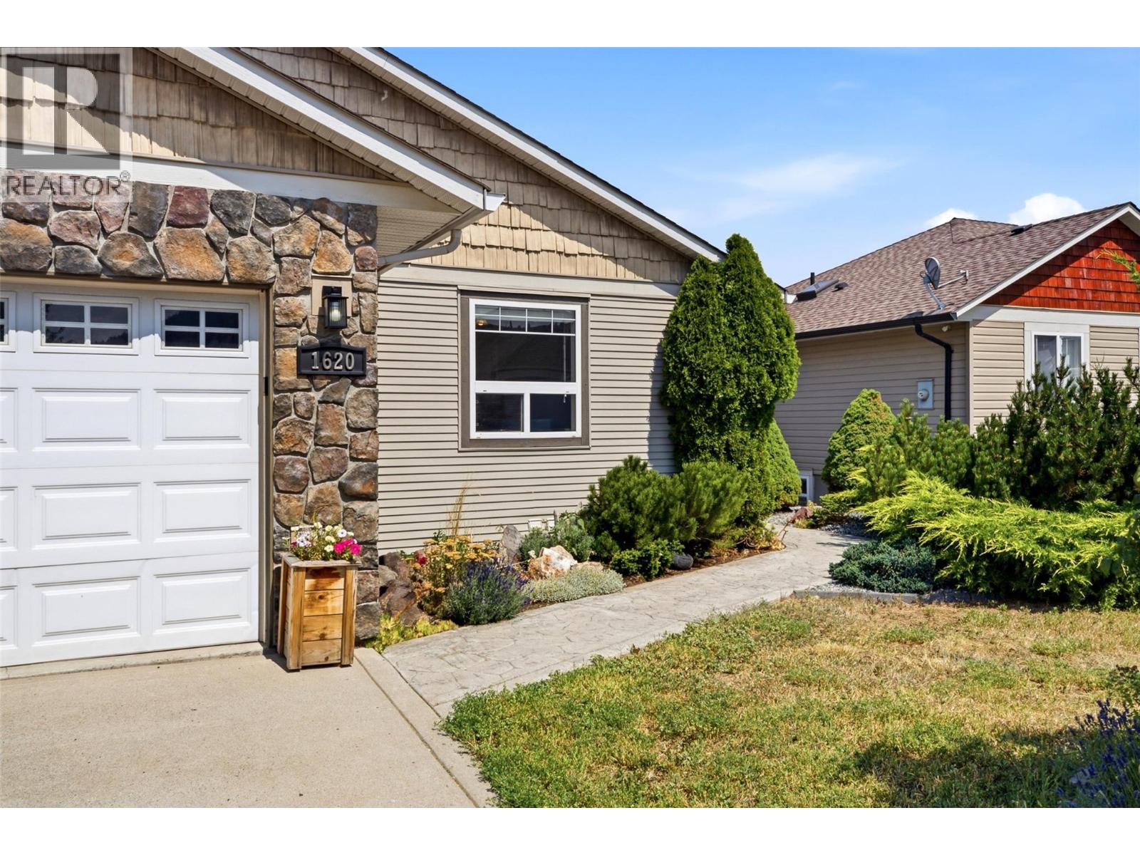1620 Fir Road, Merritt, British Columbia  V1K 0A3 - Photo 4 - 10395864