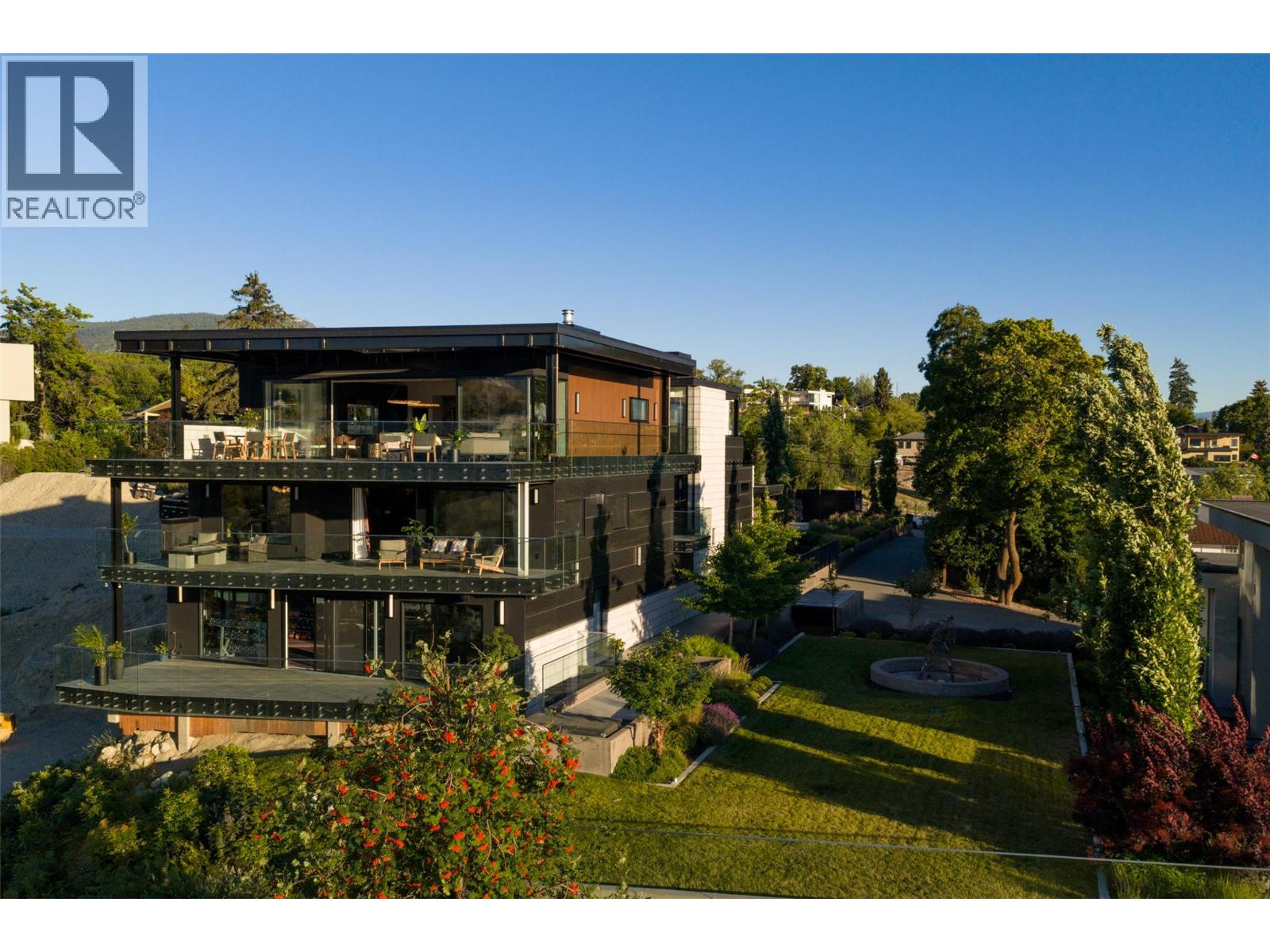 581 Vancouver Avenue, Penticton, British Columbia  V2A 1A4 - Photo 1 - 10390753
