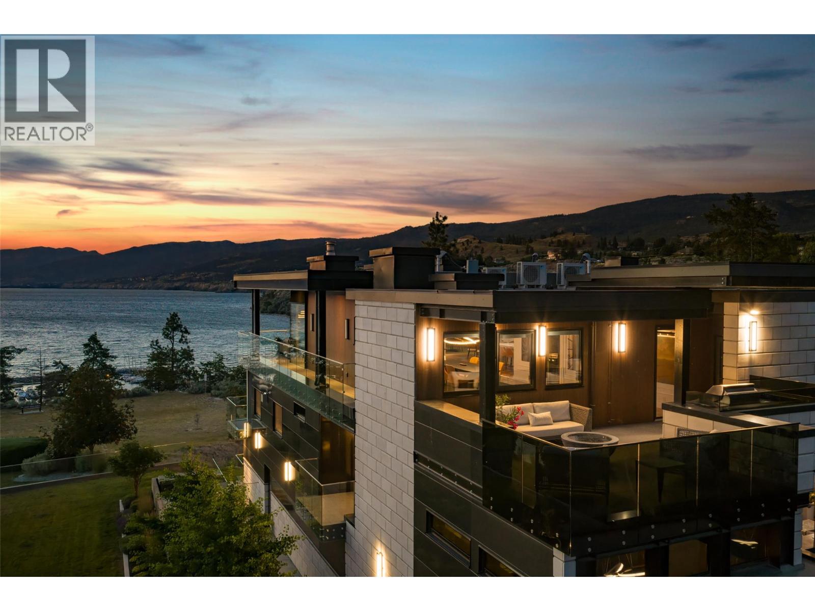 581 Vancouver Avenue, Penticton, British Columbia  V2A 1A4 - Photo 2 - 10390753