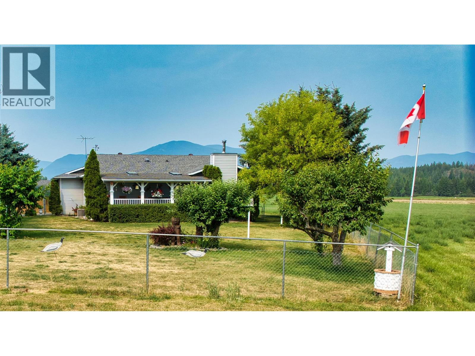 915 Huscroft Rd Street, Lister, British Columbia  V0B 1G2 - Photo 1 - 10395283