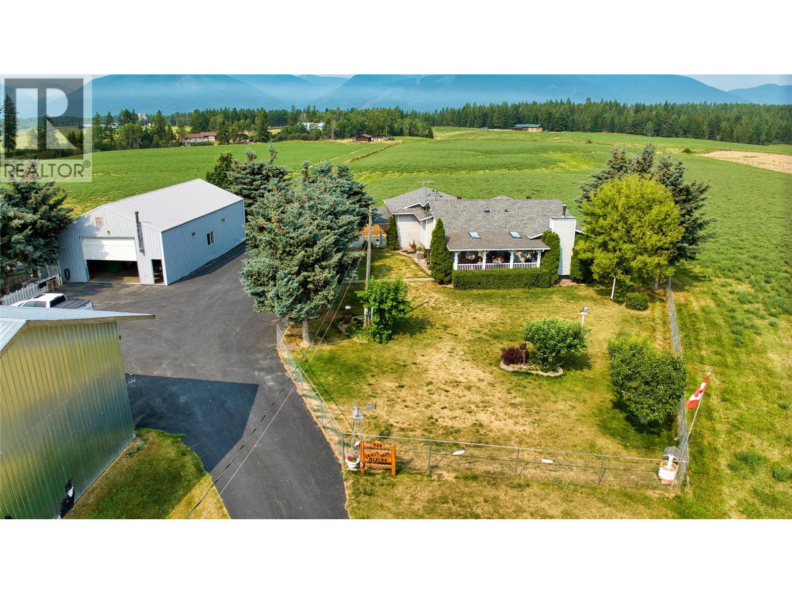 915 Huscroft Rd Street, Lister, British Columbia  V0B 1G2 - Photo 2 - 10395283