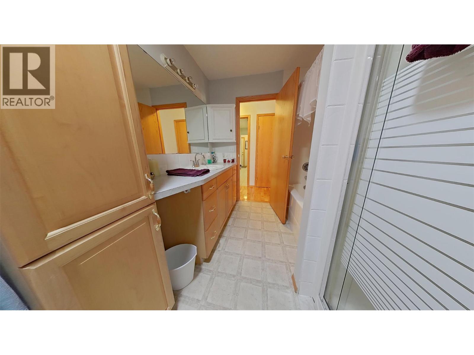 915 Huscroft Rd Street, Lister, British Columbia  V0B 1G2 - Photo 27 - 10395283