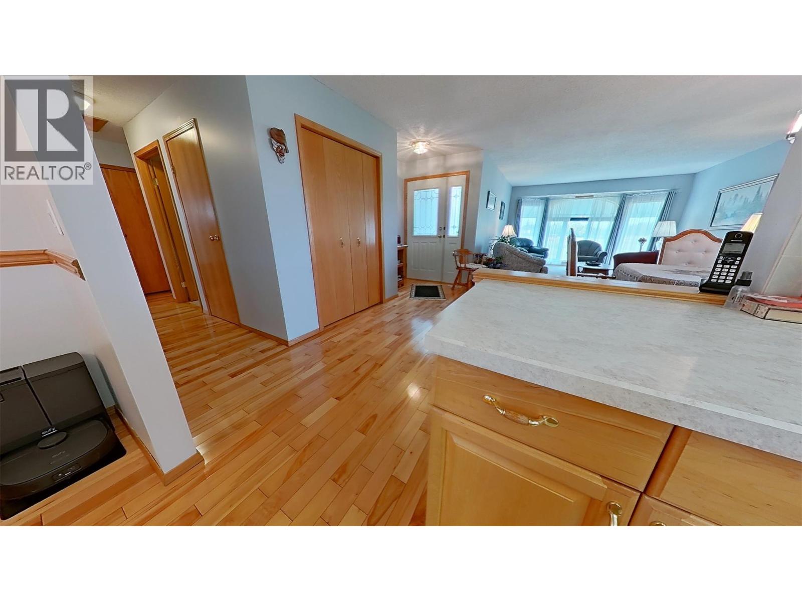 915 Huscroft Rd Street, Lister, British Columbia  V0B 1G2 - Photo 31 - 10395283