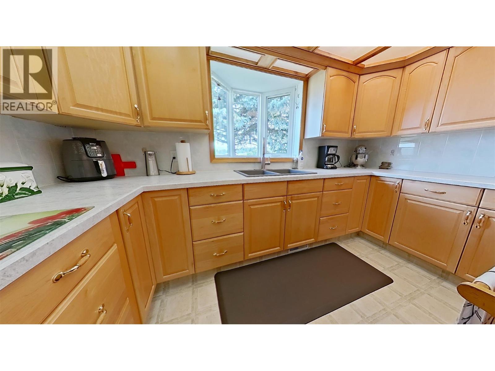 915 Huscroft Rd Street, Lister, British Columbia  V0B 1G2 - Photo 33 - 10395283