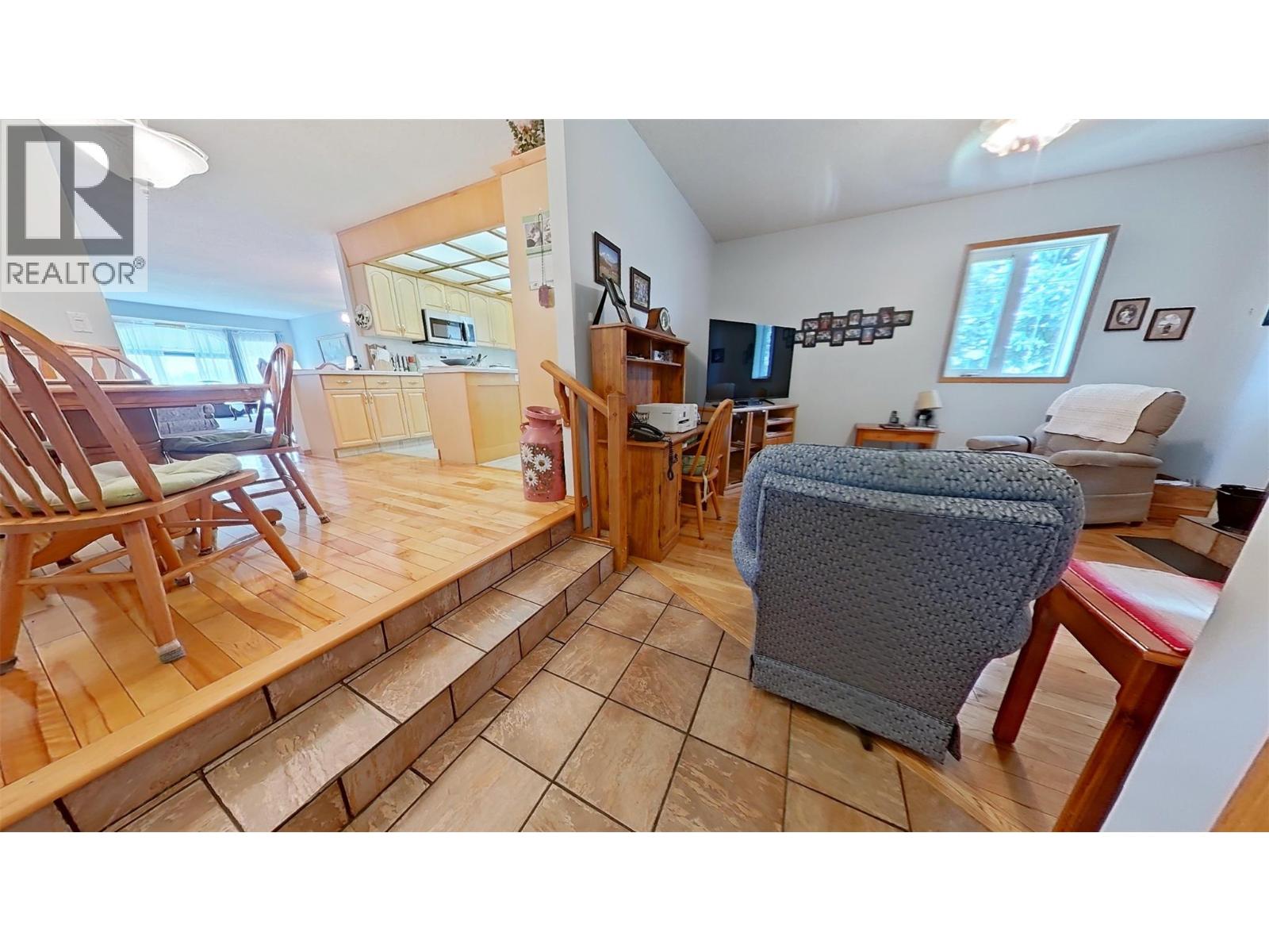 915 Huscroft Rd Street, Lister, British Columbia  V0B 1G2 - Photo 37 - 10395283