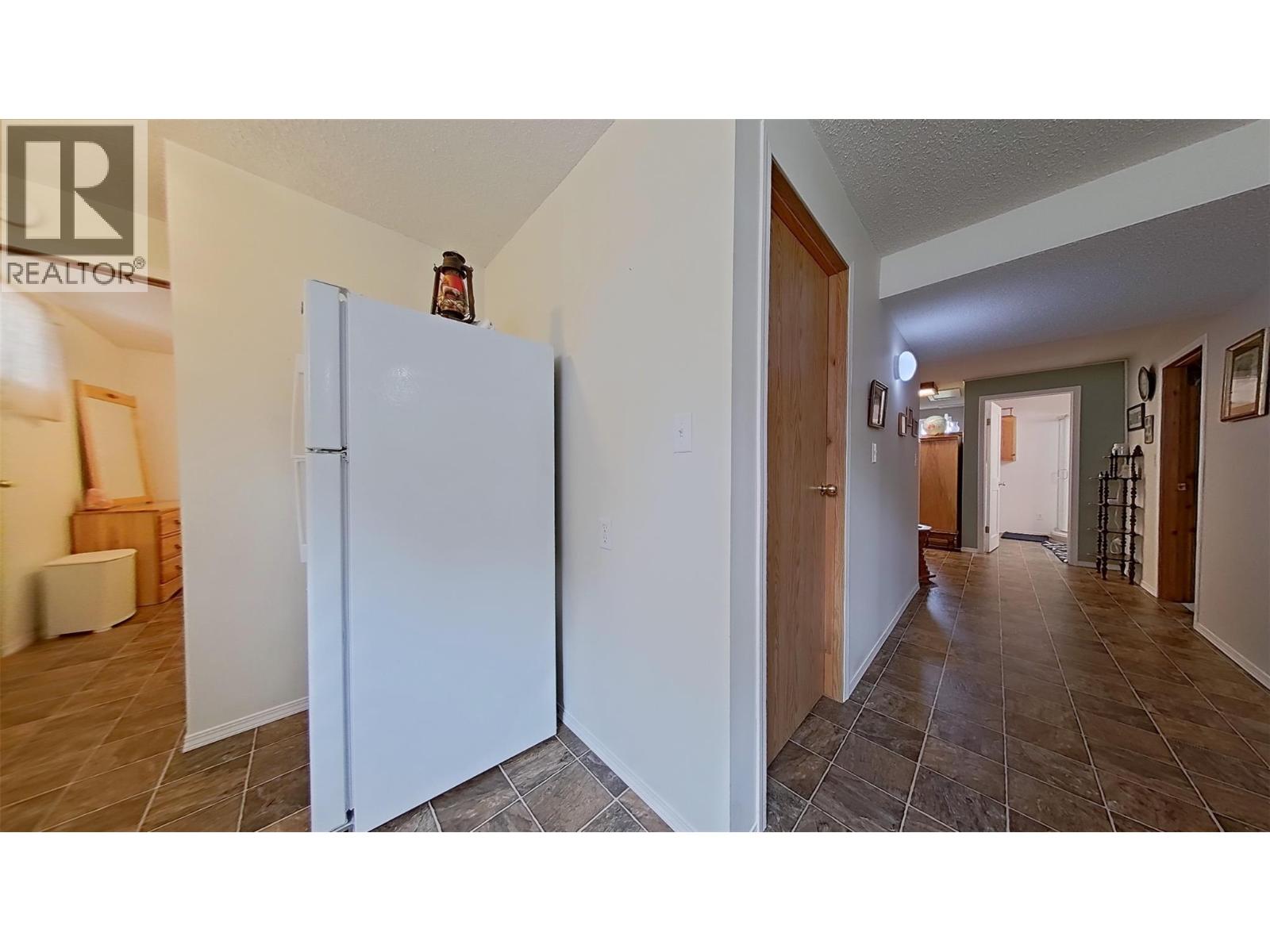 915 Huscroft Rd Street, Lister, British Columbia  V0B 1G2 - Photo 40 - 10395283