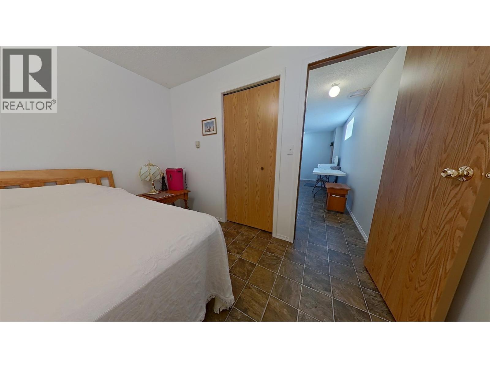 915 Huscroft Rd Street, Lister, British Columbia  V0B 1G2 - Photo 44 - 10395283
