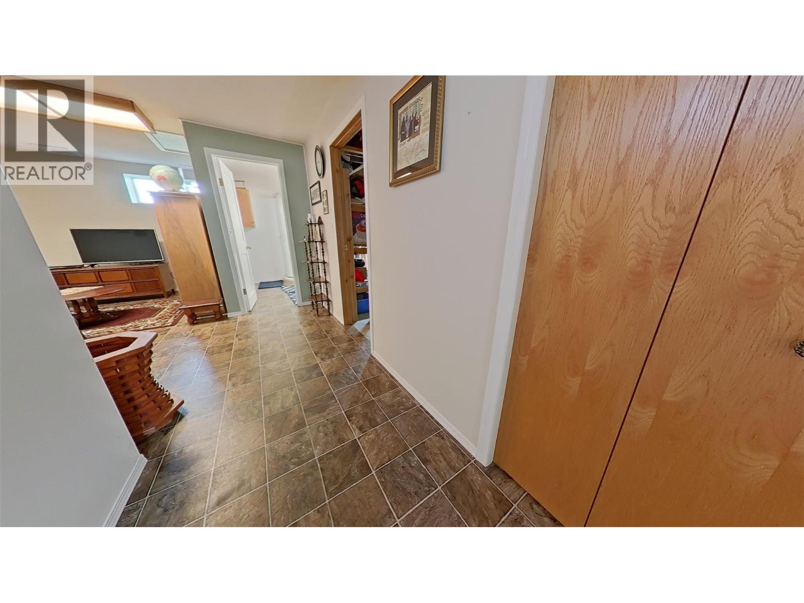 915 Huscroft Rd Street, Lister, British Columbia  V0B 1G2 - Photo 45 - 10395283