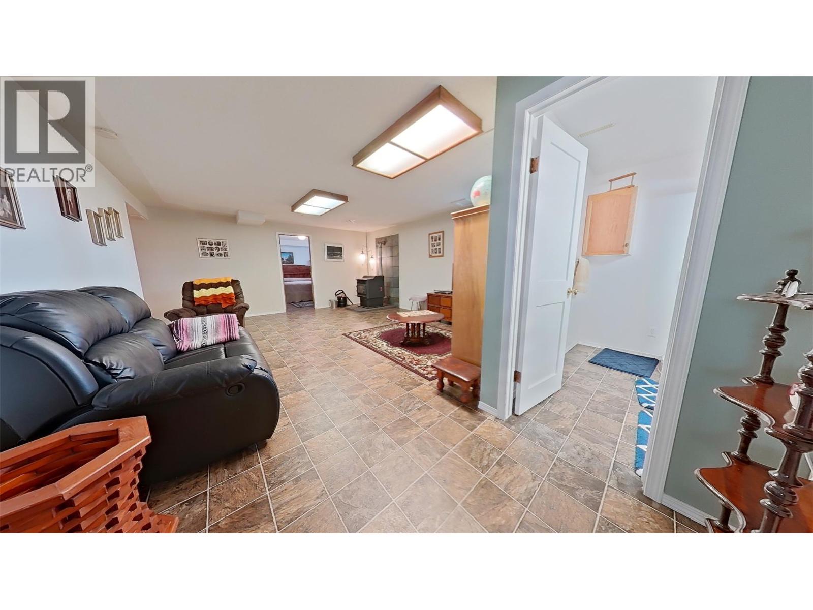 915 Huscroft Rd Street, Lister, British Columbia  V0B 1G2 - Photo 46 - 10395283