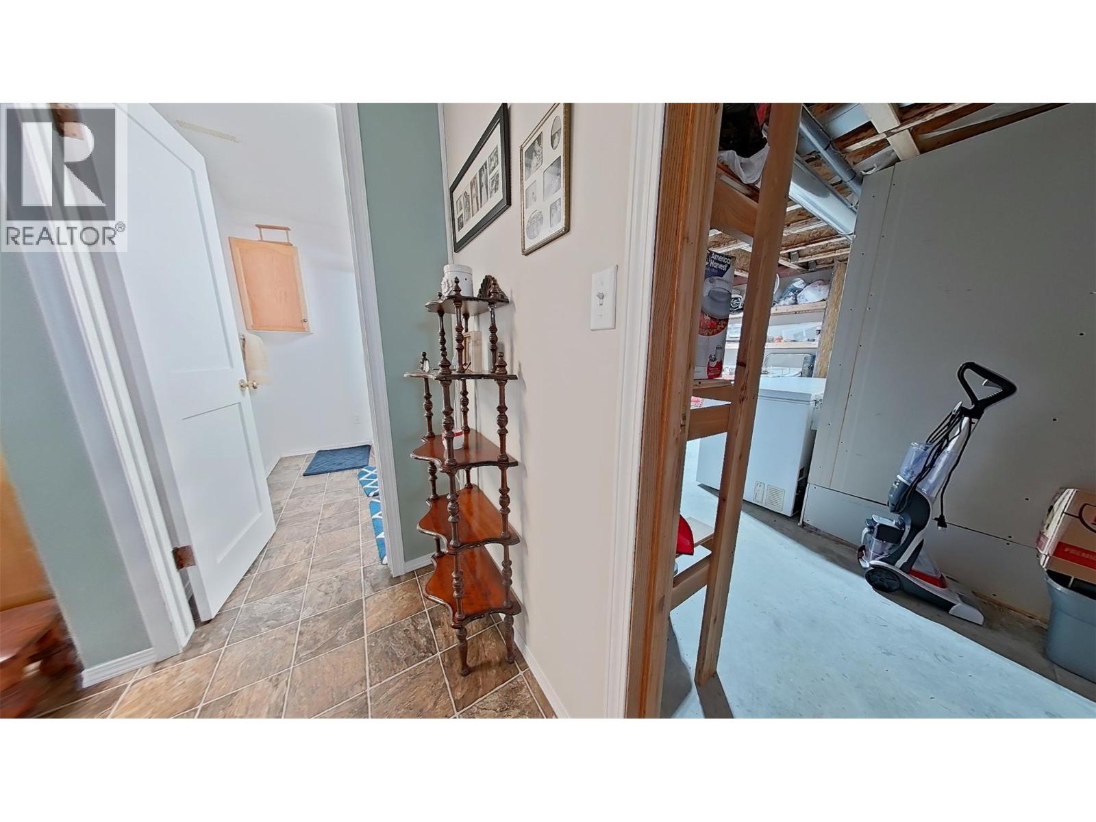 915 Huscroft Rd Street, Lister, British Columbia  V0B 1G2 - Photo 47 - 10395283