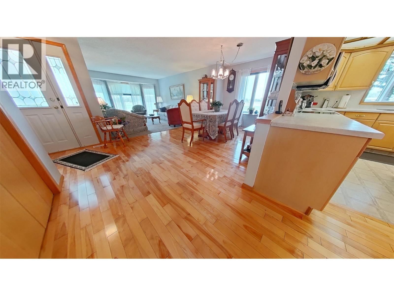 915 Huscroft Rd Street, Lister, British Columbia  V0B 1G2 - Photo 5 - 10395283