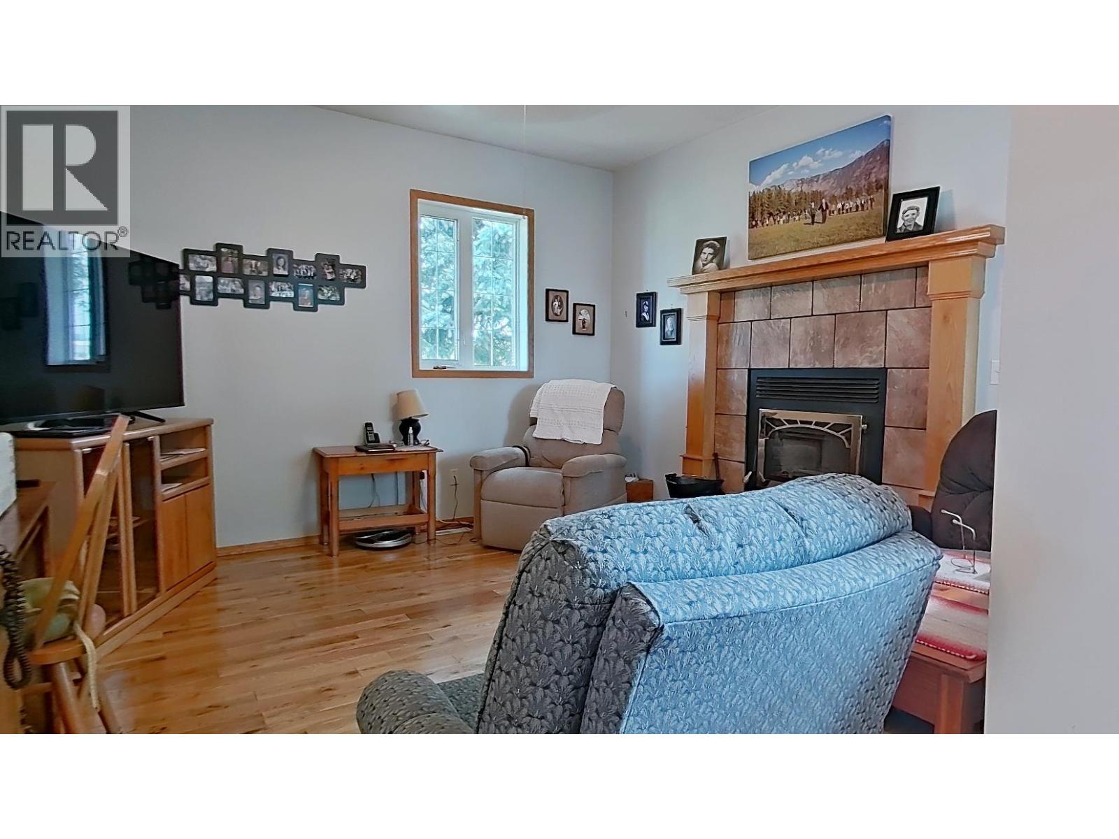 915 Huscroft Rd Street, Lister, British Columbia  V0B 1G2 - Photo 8 - 10395283