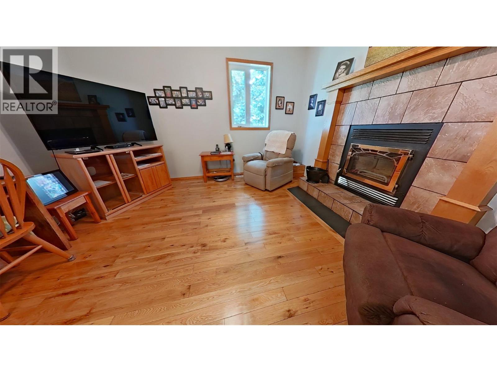 915 Huscroft Rd Street, Lister, British Columbia  V0B 1G2 - Photo 9 - 10395283