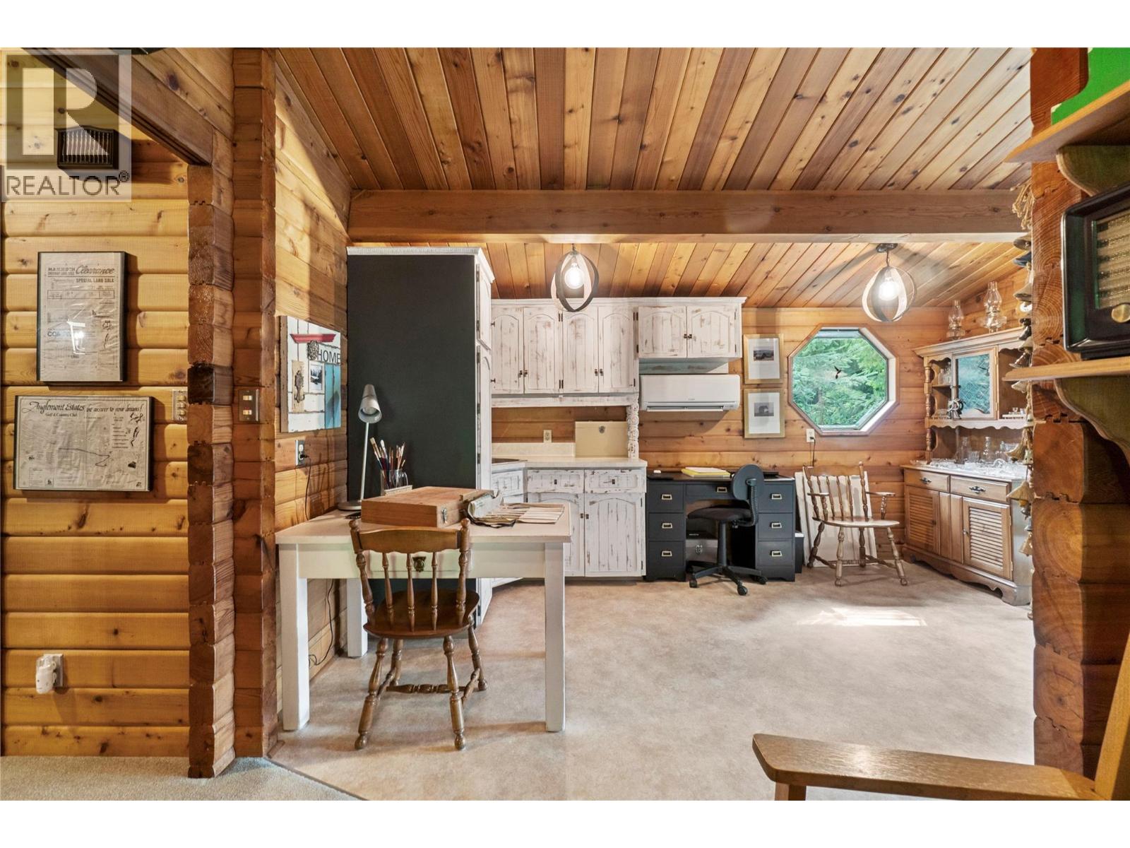 7420 Stampede Trail, Anglemont, British Columbia  V0E 1M8 - Photo 14 - 10396007