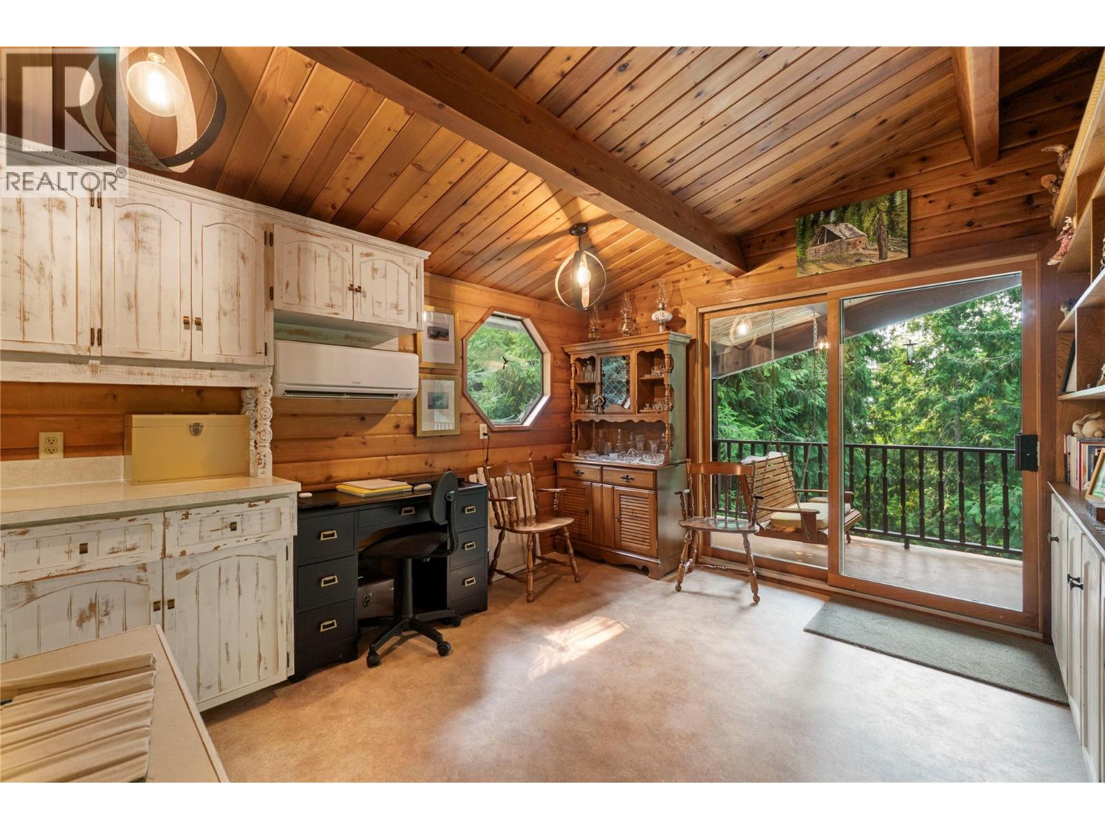 7420 Stampede Trail, Anglemont, British Columbia  V0E 1M8 - Photo 15 - 10396007