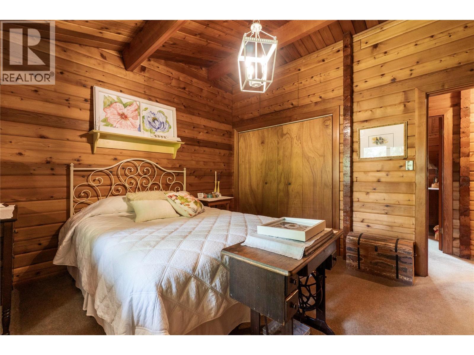 7420 Stampede Trail, Anglemont, British Columbia  V0E 1M8 - Photo 21 - 10396007
