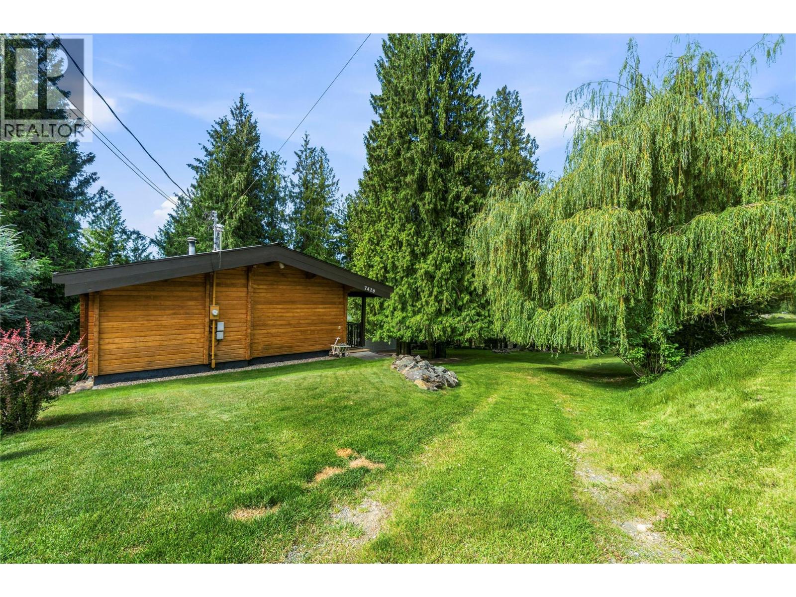 7420 Stampede Trail, Anglemont, British Columbia  V0E 1M8 - Photo 36 - 10396007