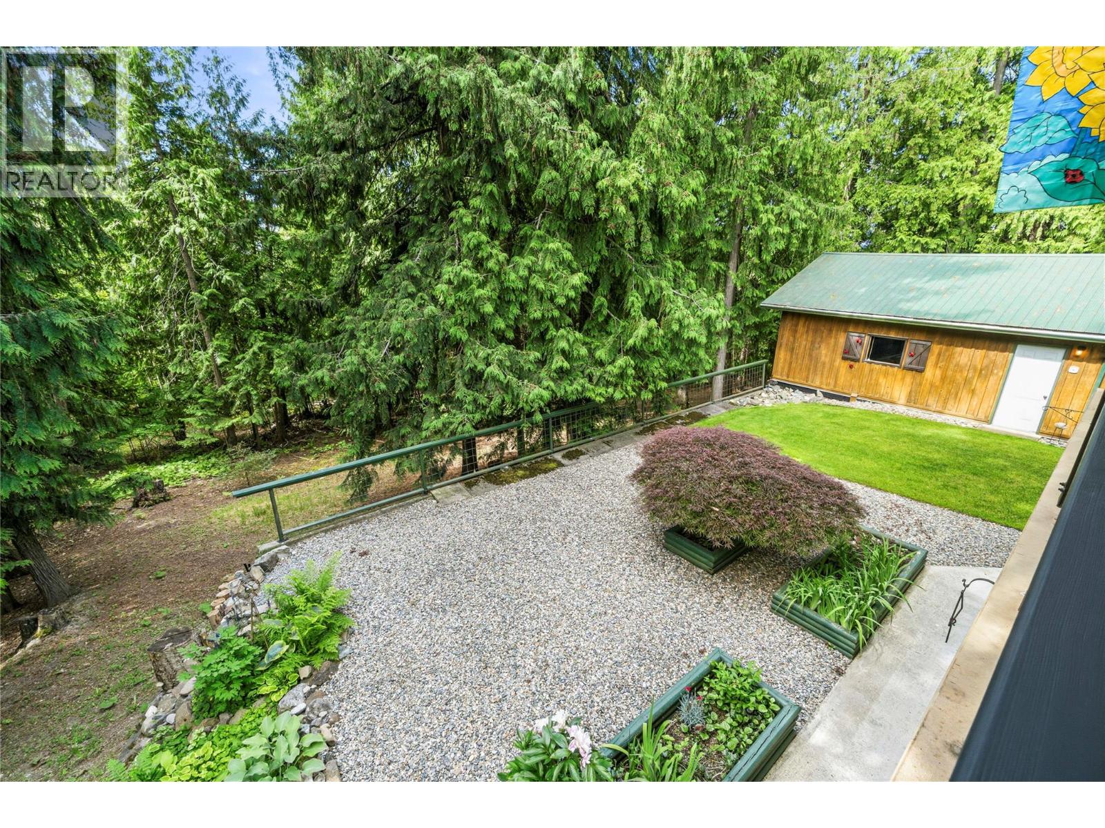 7420 Stampede Trail, Anglemont, British Columbia  V0E 1M8 - Photo 38 - 10396007