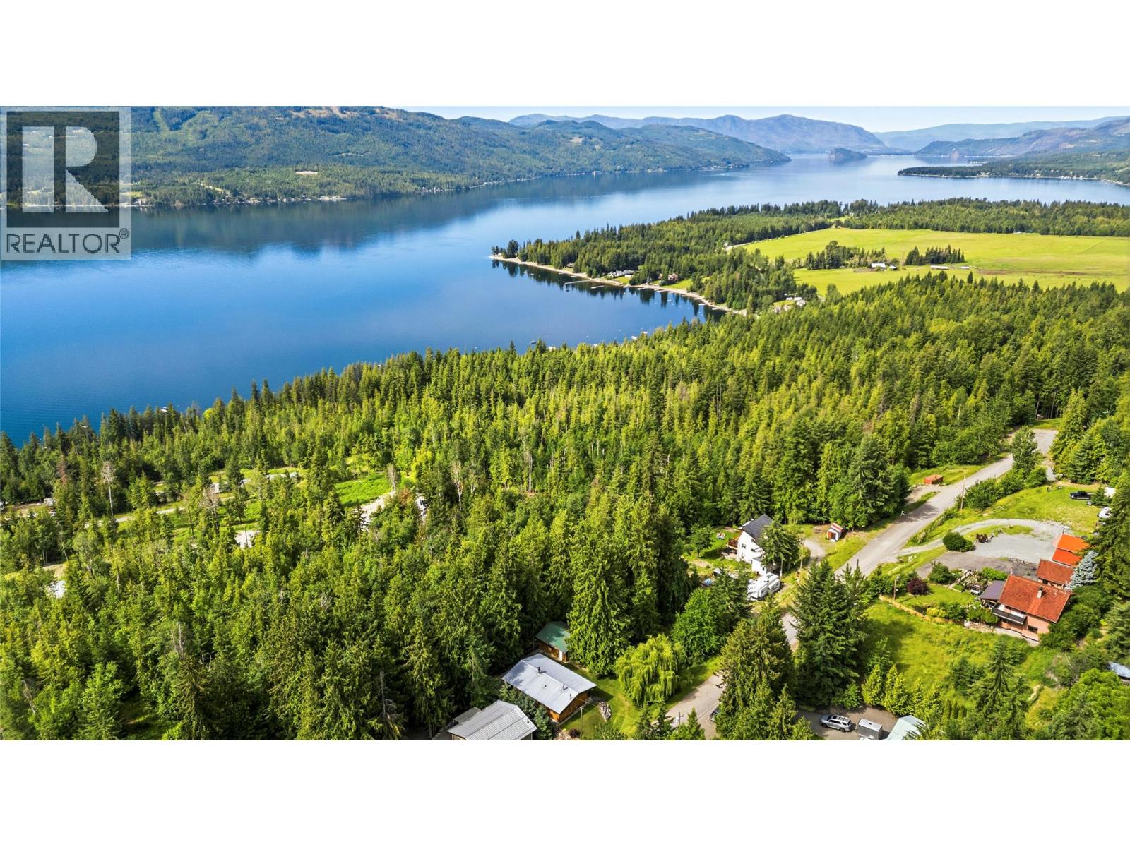 7420 Stampede Trail, Anglemont, British Columbia  V0E 1M8 - Photo 40 - 10396007