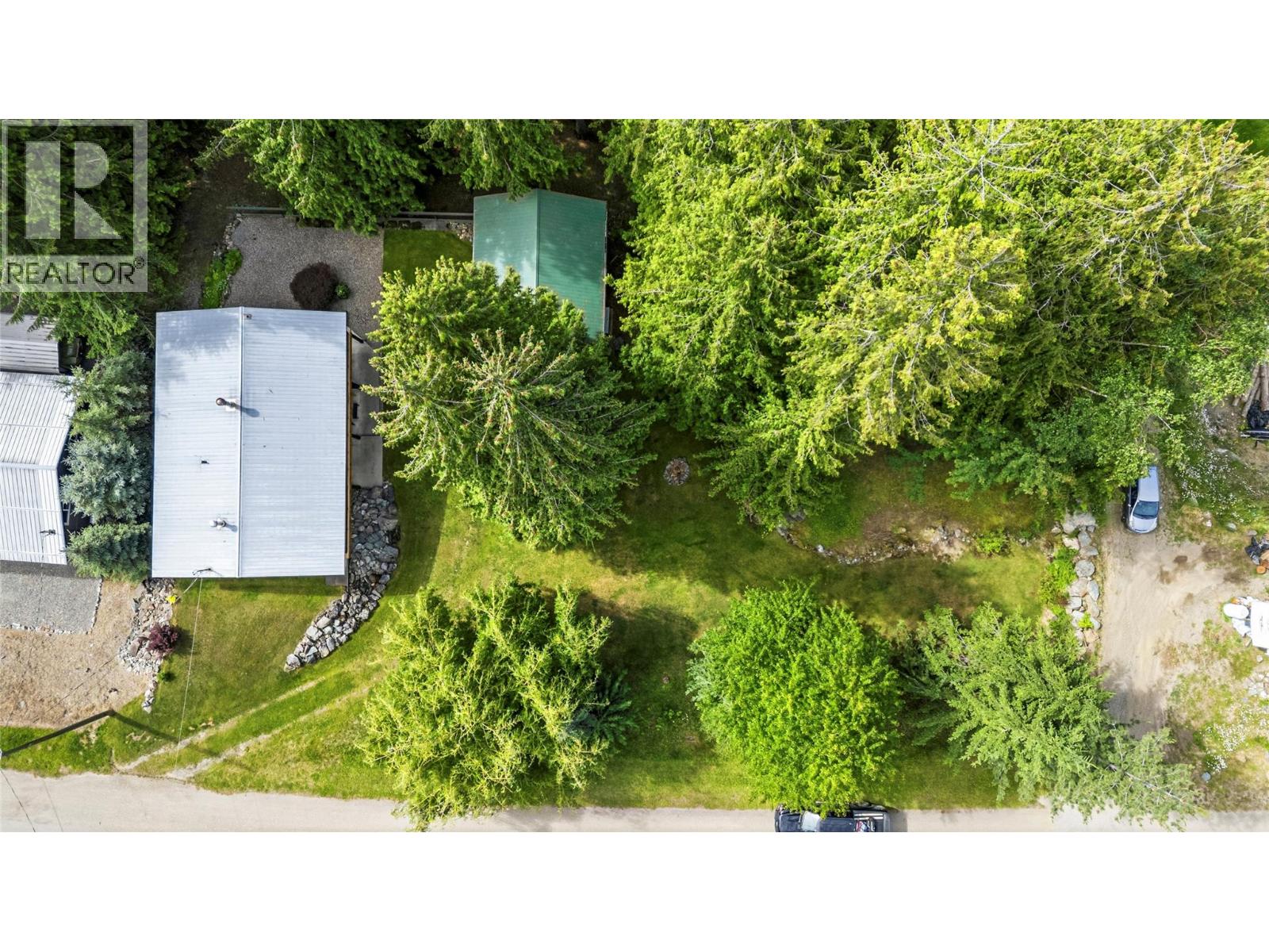 7420 Stampede Trail, Anglemont, British Columbia  V0E 1M8 - Photo 42 - 10396007
