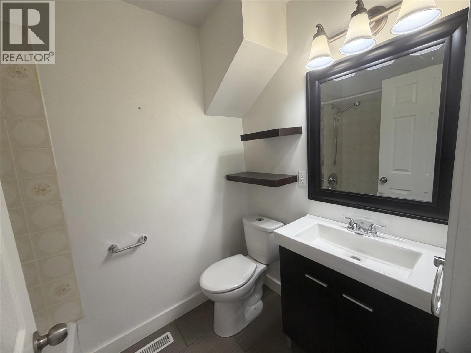 3155 Gordon Drive Unit# 304, Kelowna, British Columbia  V1W 3N6 - Photo 11 - 10395932