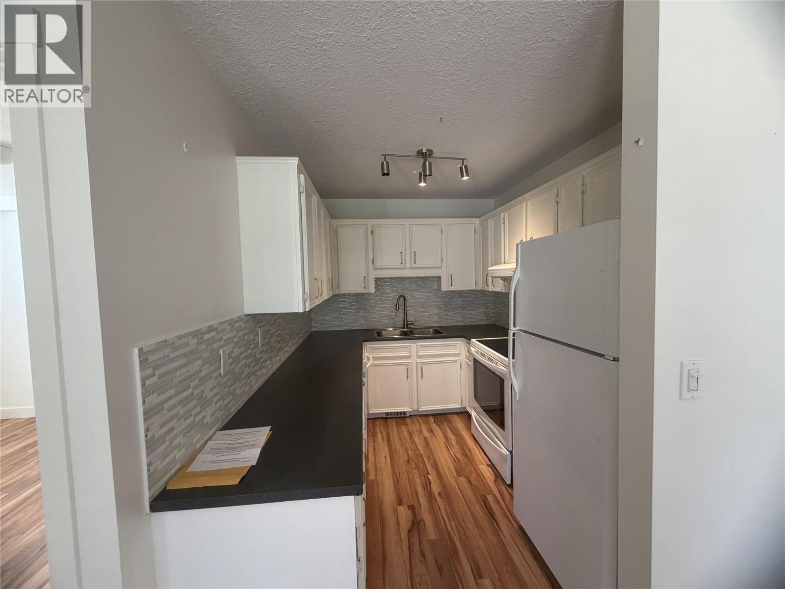 3155 Gordon Drive Unit# 304, Kelowna, British Columbia  V1W 3N6 - Photo 13 - 10395932