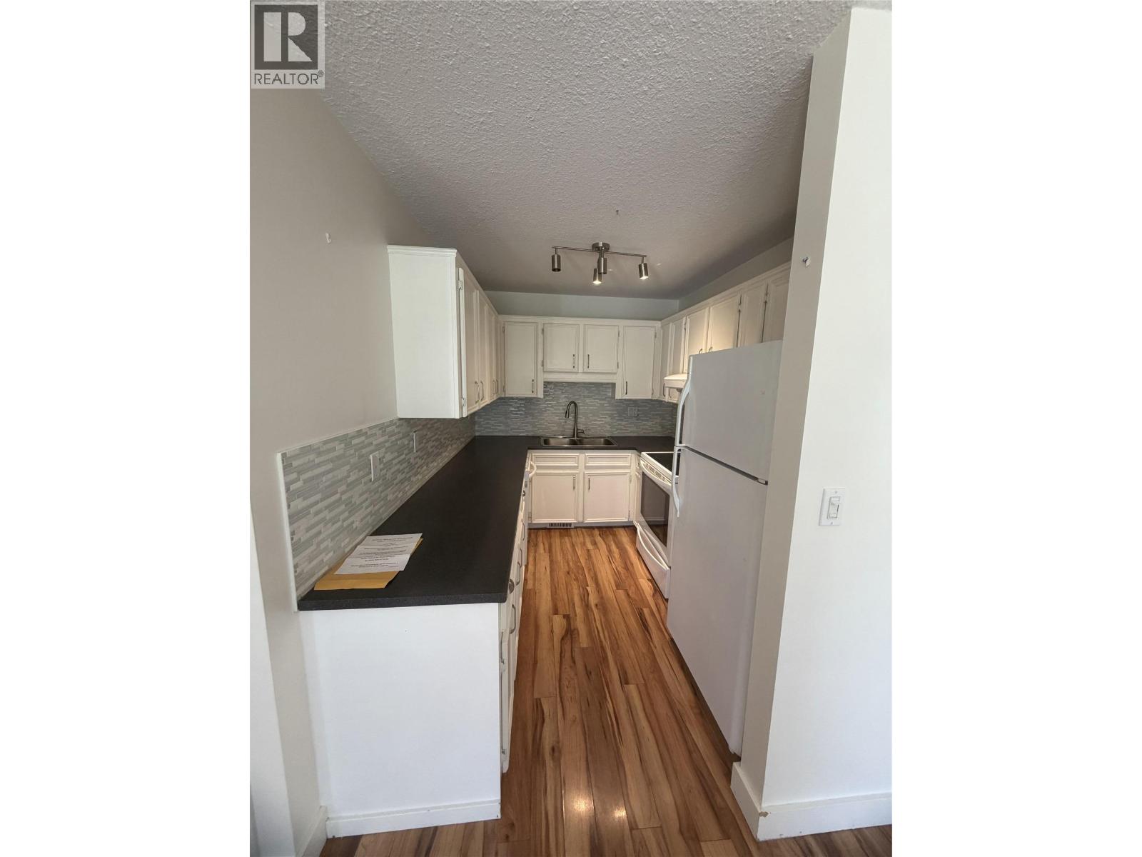 3155 Gordon Drive Unit# 304, Kelowna, British Columbia  V1W 3N6 - Photo 14 - 10395932