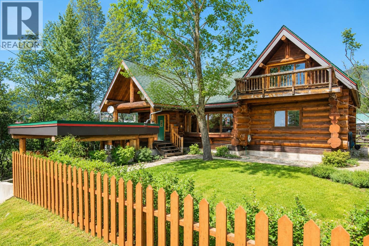 2266 Fifth Avenue, Rossland, British Columbia  V0G 1Y0 - Photo 1 - 10395675
