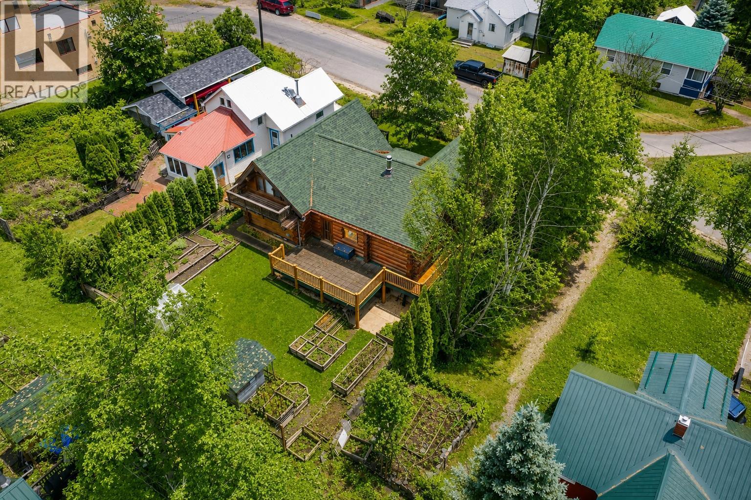 2266 Fifth Avenue, Rossland, British Columbia  V0G 1Y0 - Photo 72 - 10395675