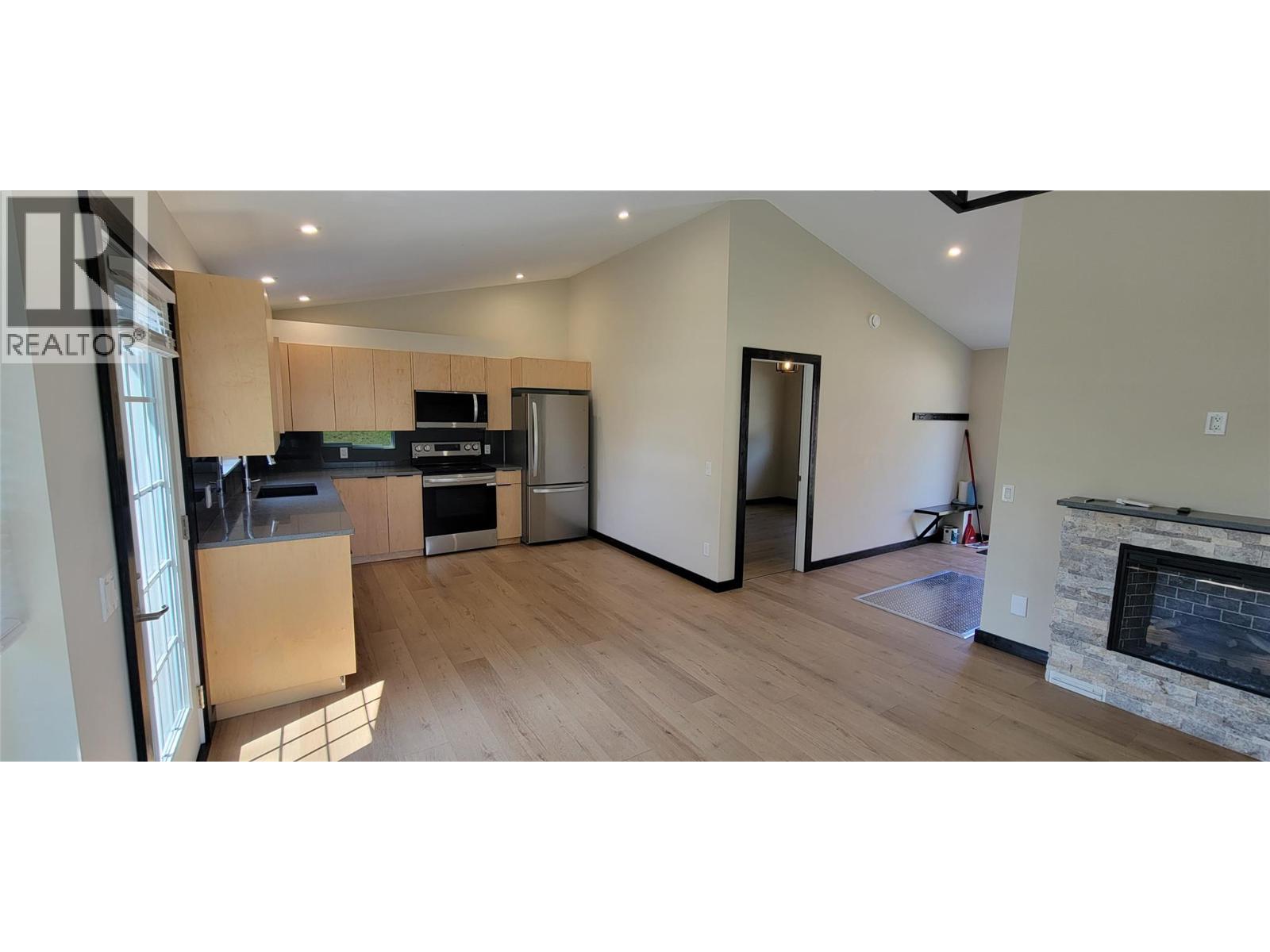 611 Casley Court Unit# 4, New Denver, British Columbia  V0G 1S1 - Photo 18 - 10395763