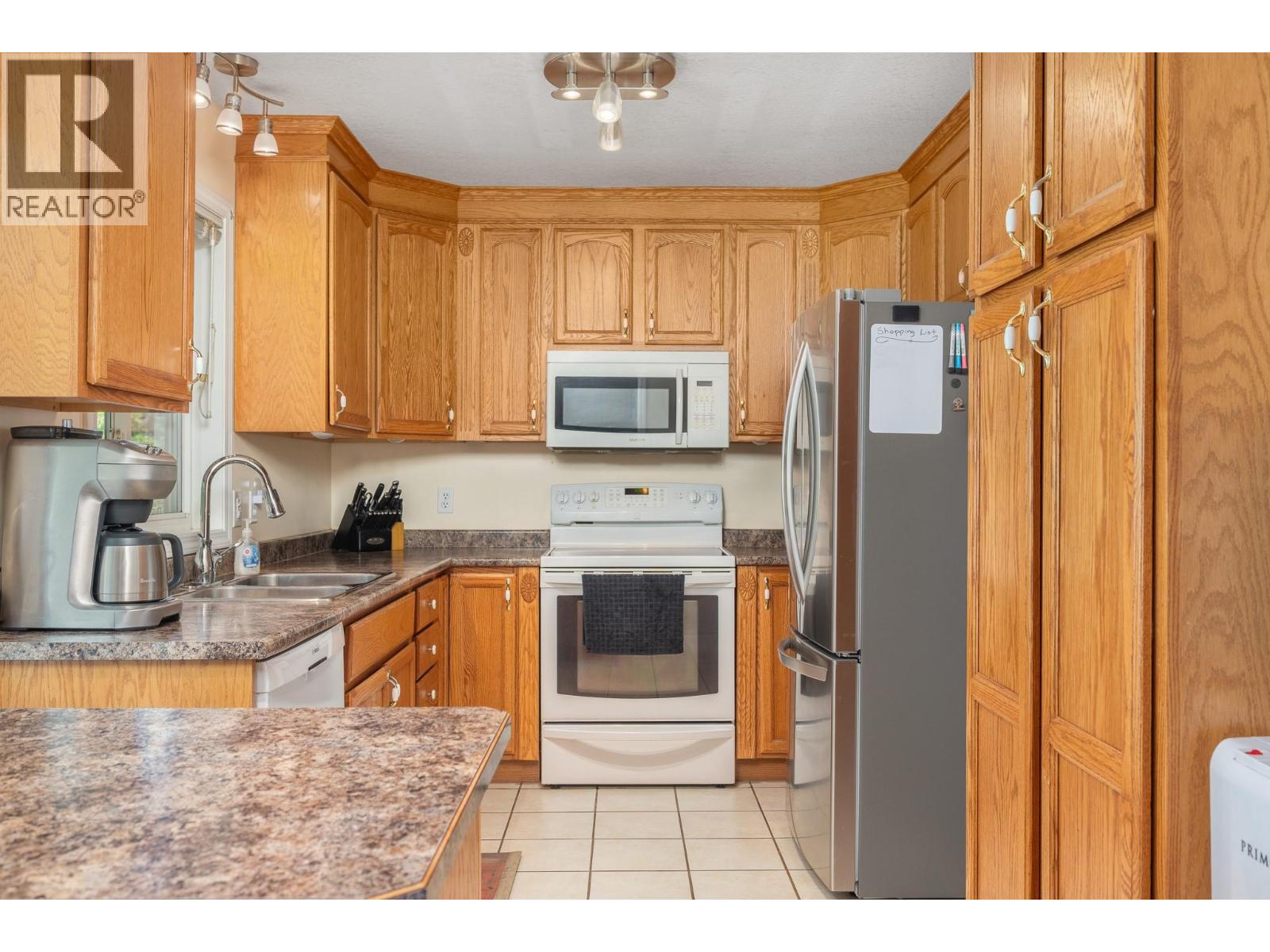 5515 Okanagan Avenue, Vernon, British Columbia  V1T 9R7 - Photo 11 - 10395977