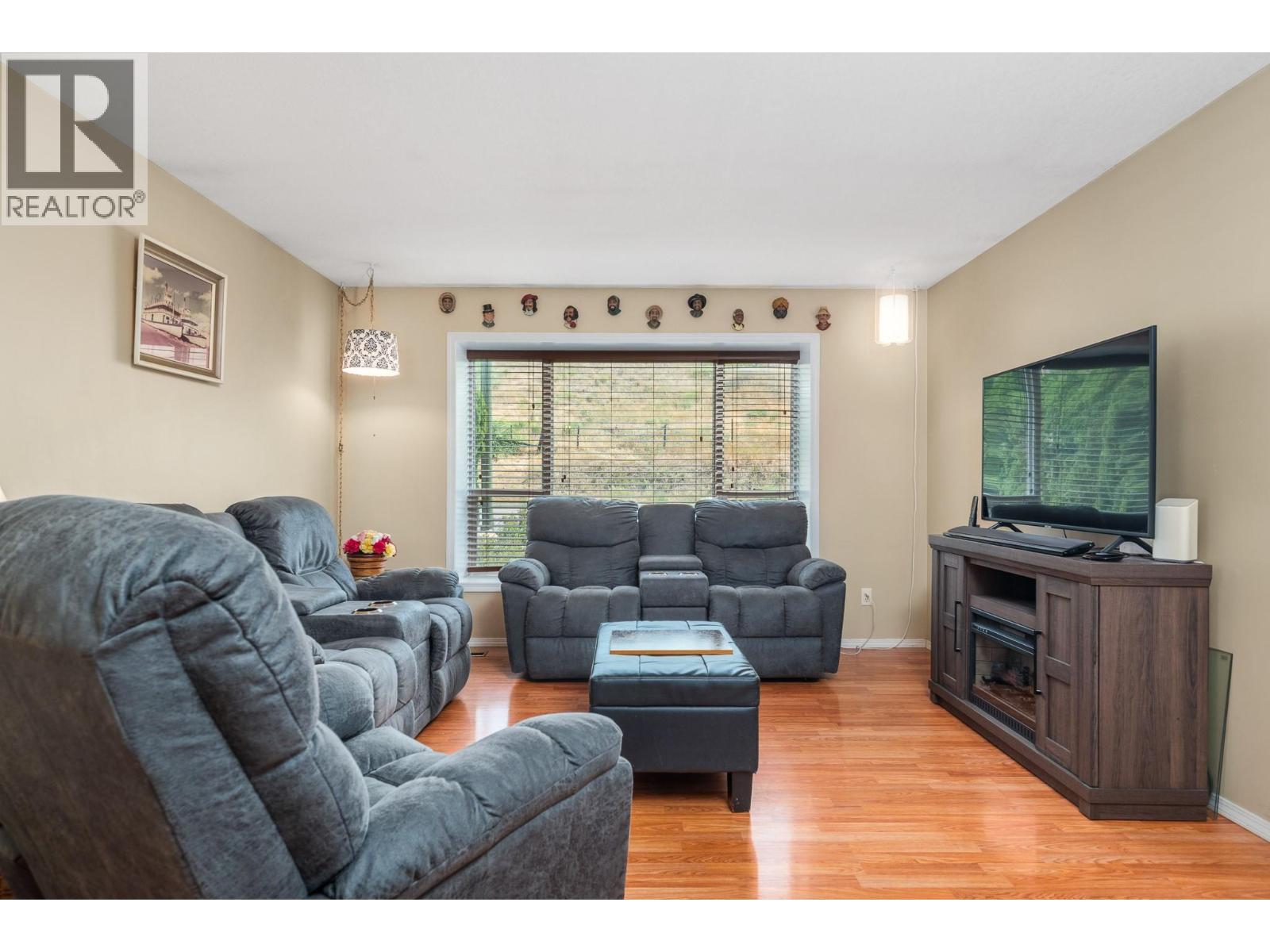 5515 Okanagan Avenue, Vernon, British Columbia  V1T 9R7 - Photo 6 - 10395977