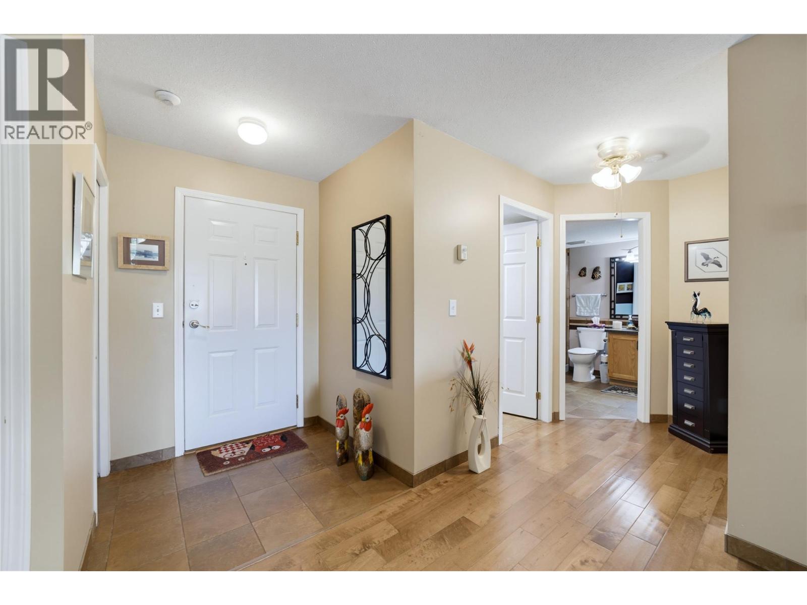 250 5th Street Se Unit# 208, Salmon Arm, British Columbia  V1E 1J8 - Photo 2 - 10395940