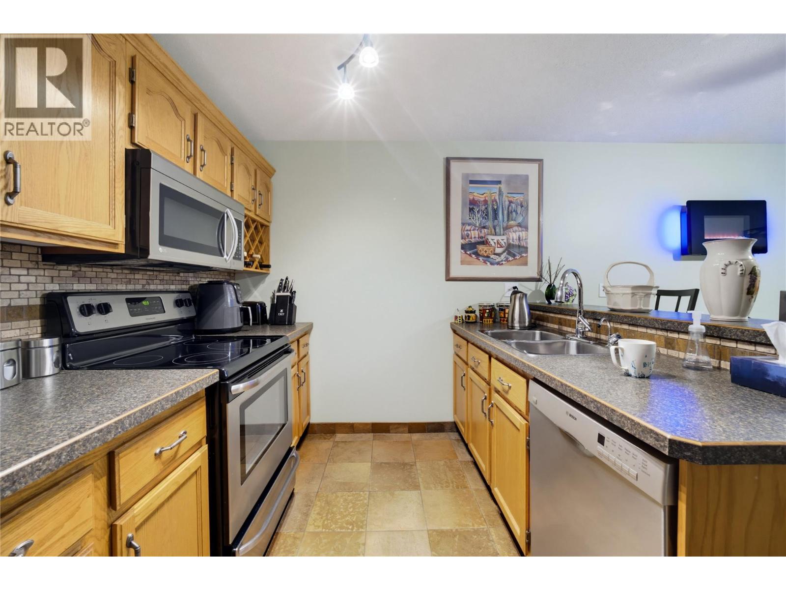250 5th Street Se Unit# 208, Salmon Arm, British Columbia  V1E 1J8 - Photo 4 - 10395940