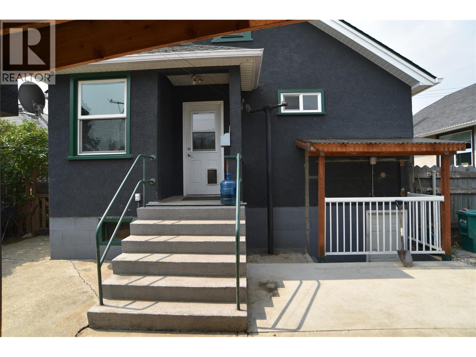 1531 Fourth Avenue, Trail, British Columbia  V1R 1S7 - Photo 3 - 10395899