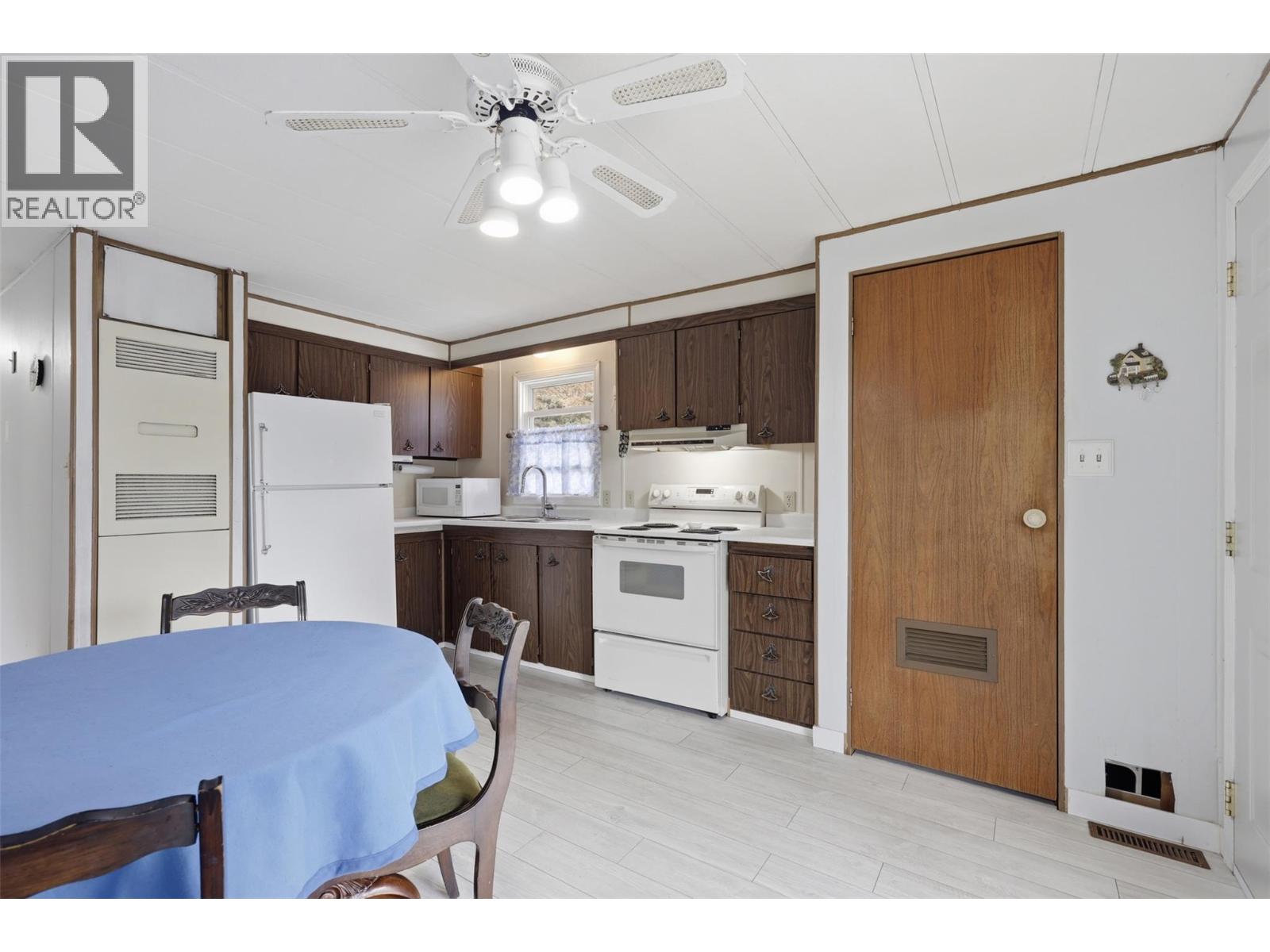2401 Ord Road Unit# 32, Kamloops, British Columbia  V2B 7V8 - Photo 4 - 10396087