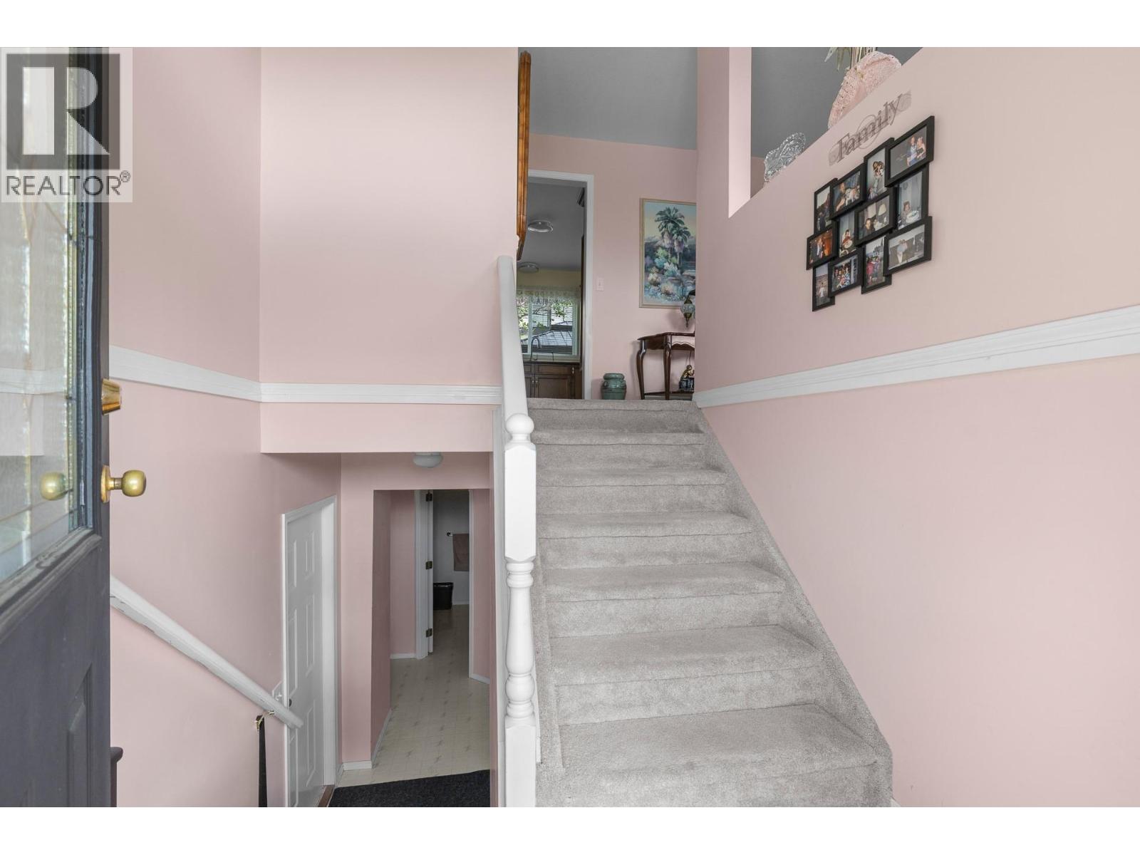 280 Cosens Court, Kelowna, British Columbia  V1V 1V2 - Photo 2 - 10396116