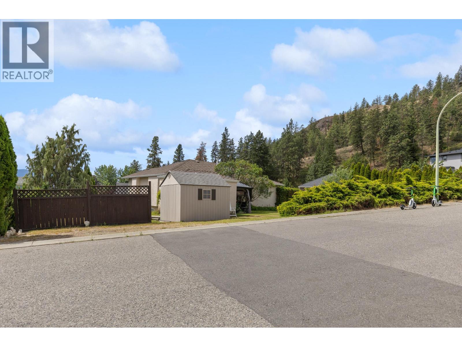 280 Cosens Court, Kelowna, British Columbia  V1V 1V2 - Photo 28 - 10396116