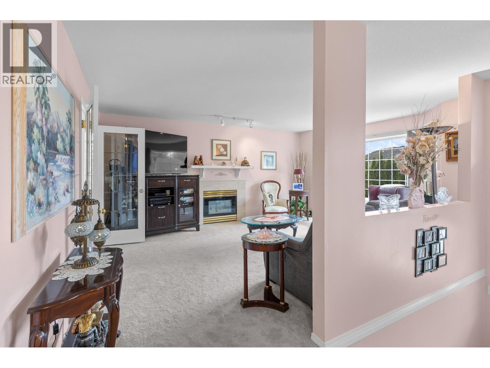 280 Cosens Court, Kelowna, British Columbia  V1V 1V2 - Photo 4 - 10396116