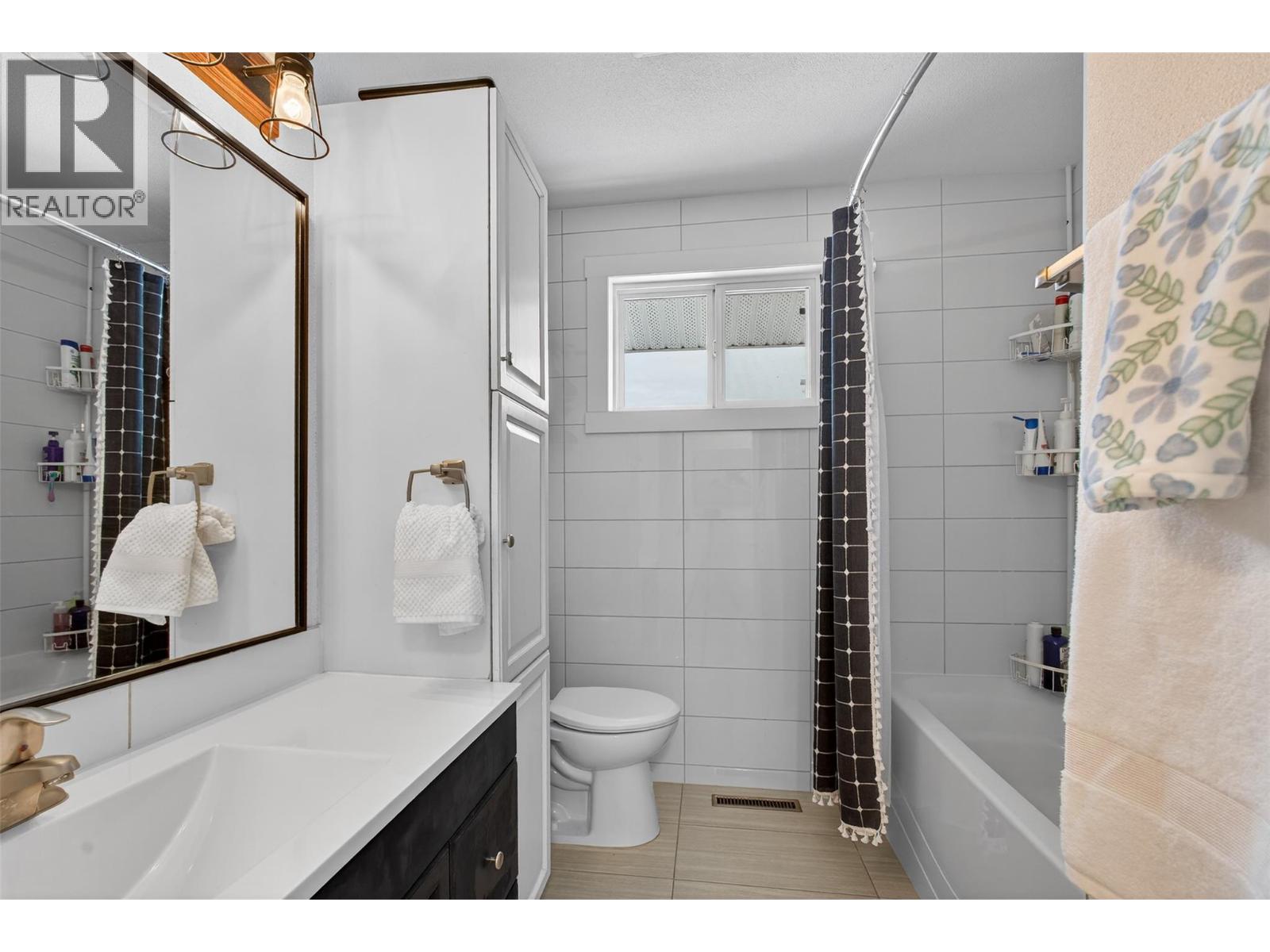 2490 Sexsmith Road, Kelowna, British Columbia  V1V 2E9 - Photo 12 - 10395455